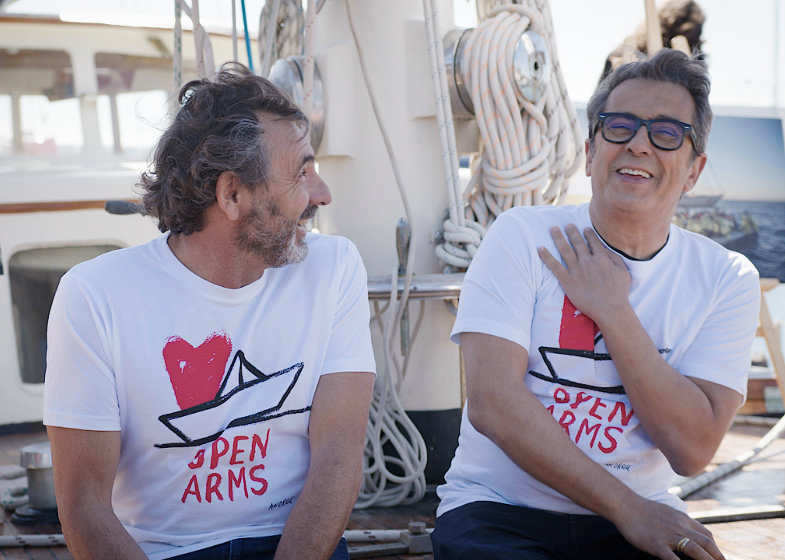 Présentation du T-shirt de solidarité 