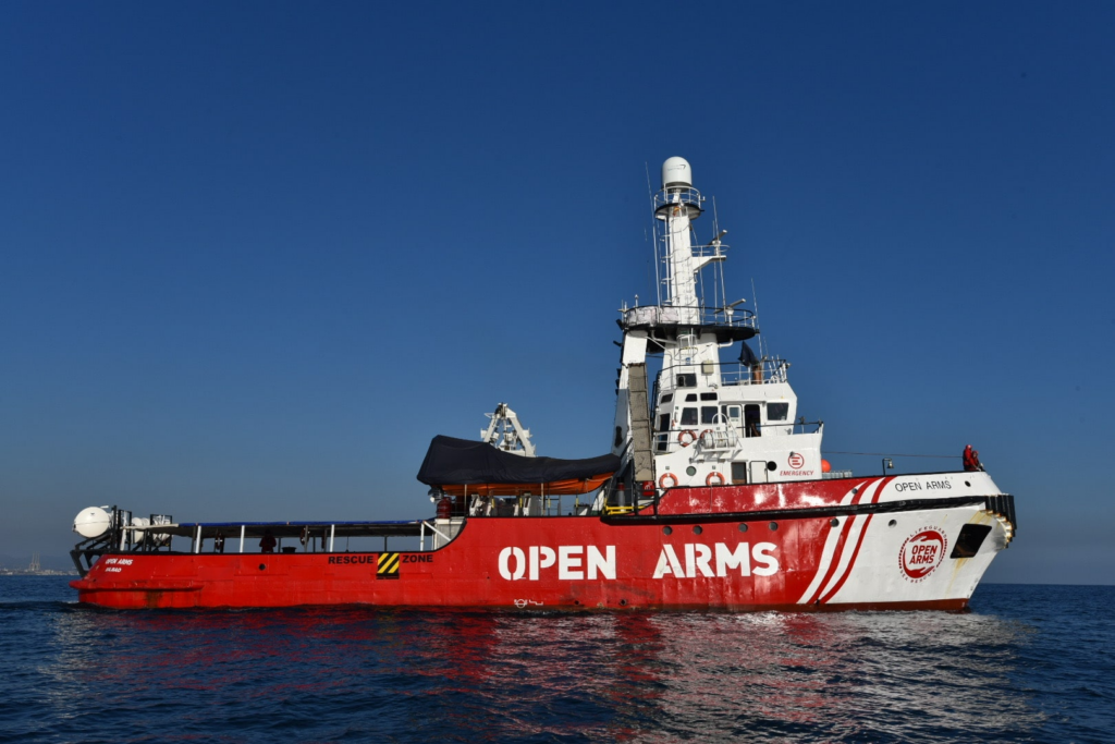La nave Open Arms ritorna nel Mediterraneo centrale per la Missione 100