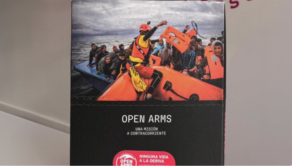 OPEN ARMS, UNA MISIÓN A CONTRACORRIENTE. El libro que no debería existir.